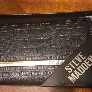 STEVE MADDEN BLACK TRIFOLD WALLET